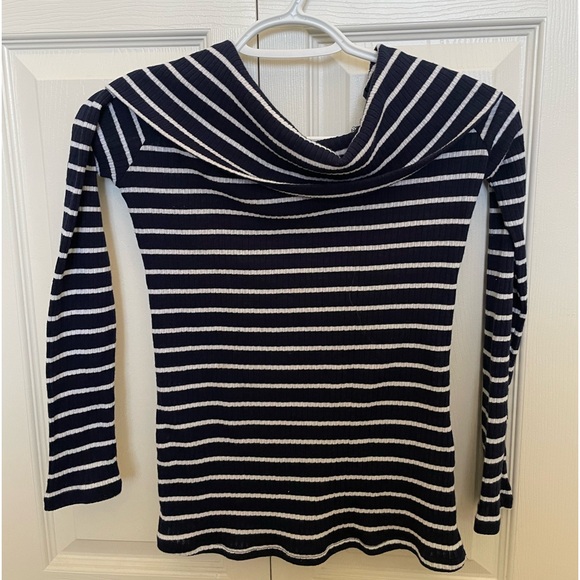 off shoulder top - Picture 2 of 2